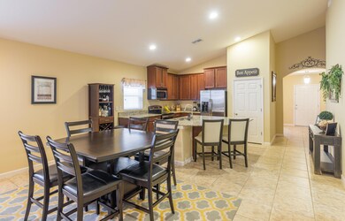 eat-in kitchen