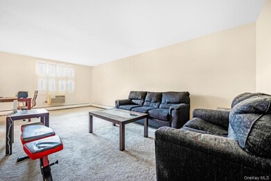 Greentree at Lynbrook unit 14B, Lynbrook, NY 11563 - photo 3