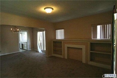 LARGE LIVING ROOM & DINNING ROOM