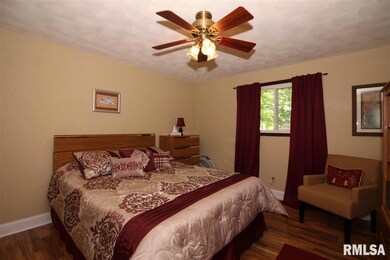 15902 N Logan Ct, Chillicothe, IL 61523 - photo 6