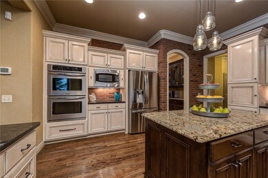  
6082 S Pack Ln, Rogers, AR 72758