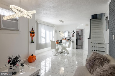 705 Alton Ave, Reading, PA 19605 - photo 3