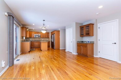 24975 Bloomfield Ct, Novi, MI 48375 - photo 6