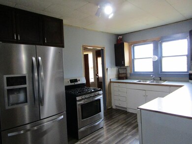 205 S 8th St, Basin, WY 82410 - photo 3