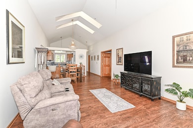 18415 W Wisconsin Ave unit 18415, Brookfield, WI 53045 - photo 4