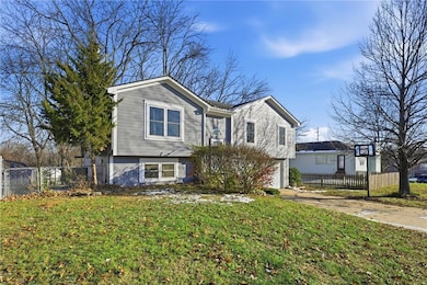 918 SE Kingscross Rd, Blue Springs, MO 64014 - photo 3