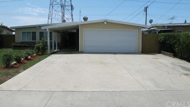 Another angle of the front & driveway.