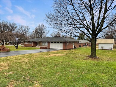 301 Louise Dr, Collinsville, IL 62234 - photo 2