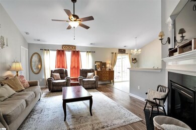 107 Seattle Slew Ln, Greenville, SC 29617 - photo 4