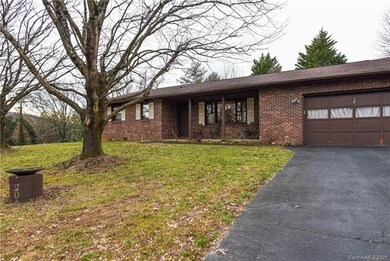 20 Keeneland Dr, Hendersonville, NC 28792 - photo 2