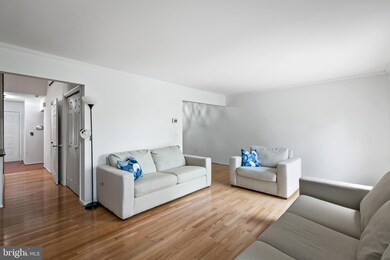 2147 Chapel Valley Ln, Lutherville Timonium, MD 21093 - photo 5