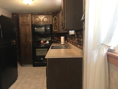 4 Wayne Ct, Holyoke, MA 01040 - photo 7