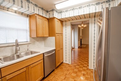 1127 Lois St, Kerrville, TX 78028 - photo 6