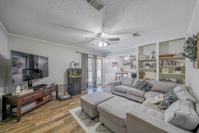 808 S Fairview Cir, Alvin, TX 77511 - photo 4