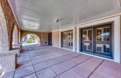 Spacious Front Courtyard