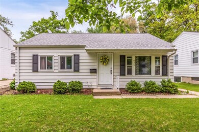 626 Knoll St SE, Cedar Rapids, IA 52403 - photo 2