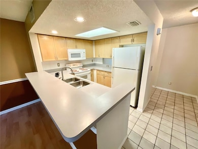 9211 Jakes Path, Largo, FL 33771 - photo 5