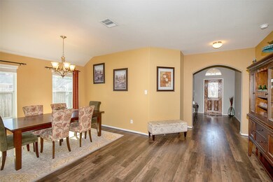 1802 Winding Trail Ln, Alvin, TX 77511 - photo 6