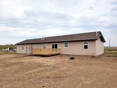14957 Cochise St, Williston, ND 58801 - photo 2