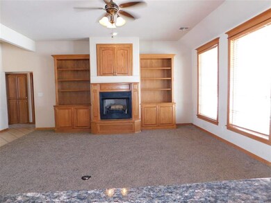 820 Hummingbird Dr, Cache, OK 73527 - photo 2