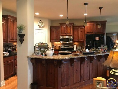 5033 SW Knudsen Rd, Topeka, KS 66610 - photo 6