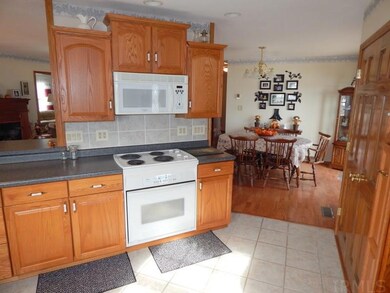 8215 S 250 E, Keystone, IN 46759 - photo 4