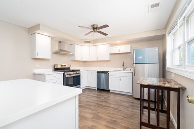 17950 Thomas Ln, Country Club Hills, IL 60478 - photo 2