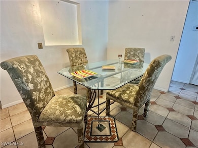 Beautiful Furnished Dining Set.