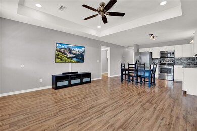 315 W Bond St, Denison, TX 75020 - photo 3