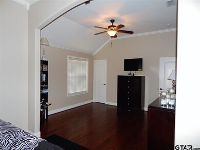 1665 Skidmore Ln, Tyler, TX 75703 - photo 7