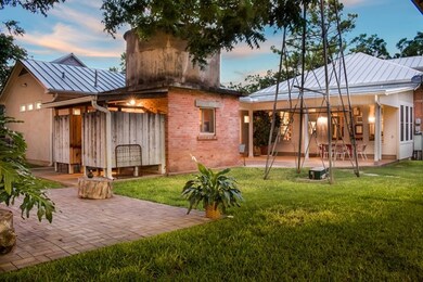 609 W Austin St, Fredericksburg, TX 78624 - photo 5