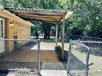 3101 Professional Dr unit B, Corsicana, TX 75110 - photo 2