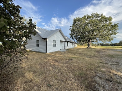 23211 Farm Road 2050, Aurora, MO 65605 - photo 3