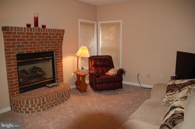6203 Straughn Ct, Laurel, MD 20707 - photo 5