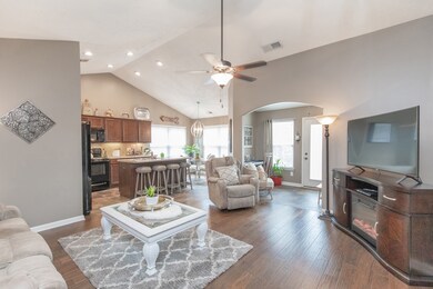 395 Devon Chase Hill unit 6001, Gallatin, TN 37066 - photo 2