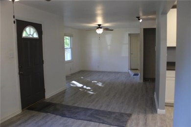 4507 E 19th St, Indianapolis, IN 46218 - photo 5