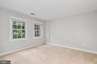 4304 Thomas Brigade Ln, Fairfax, VA 22033 - photo 5