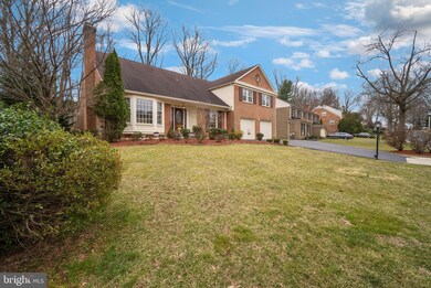 8904 Copenhaver Dr, Potomac, MD 20854 - photo 2