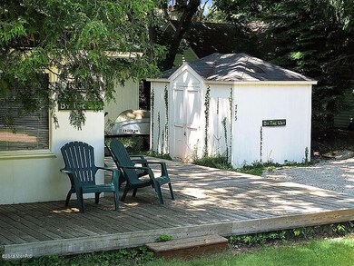 Storage shed