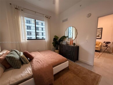 2001 Van Buren St unit 645, Hollywood, FL 33020 - photo 2