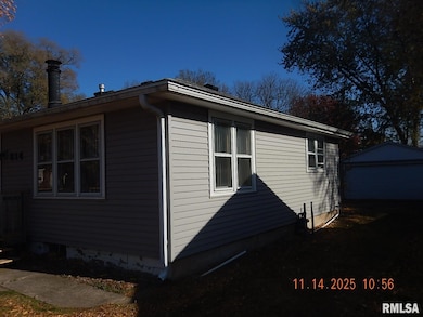 814 4th St, Colona, IL 61241 - photo 3