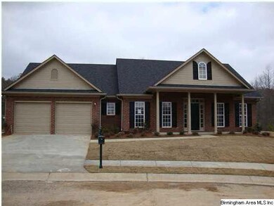 MAXIMUM CURB APPEAL PLUS 2 CAR GARAGE