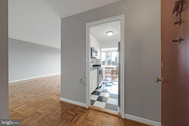 Greenbriar unit 8009, Washington, DC 20016 - photo 5