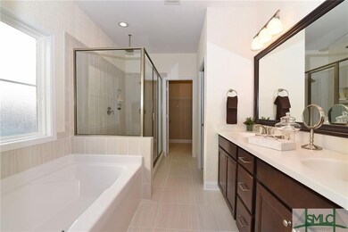 Master bath w/ double vanity, comfort height count