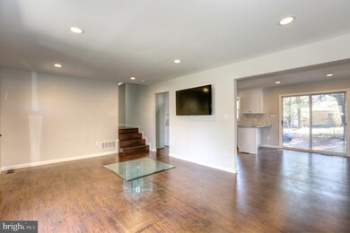 611 Deerhead Ct, Silver Spring, MD 20904 - photo 2