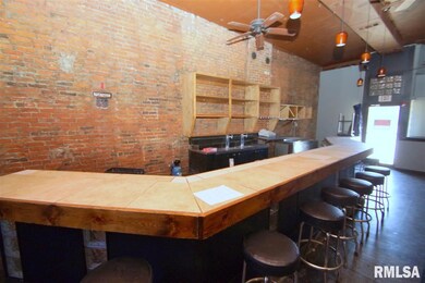 822 W 2nd St, Davenport, IA 52802 - photo 3