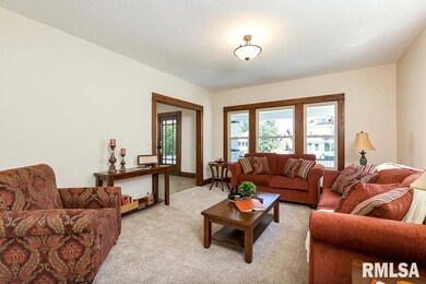 1011 W 16th St, Davenport, IA 52804 - photo 5