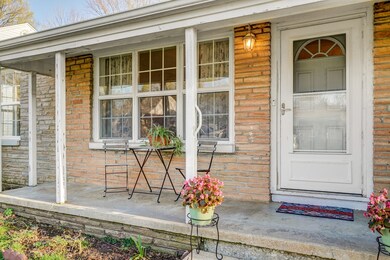 1422 E Locust St-4