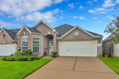 15915 Cottage Ivy Cir, Tomball, TX 77377 - photo 2