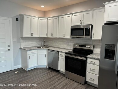 103 Circle Dr, Taylor, PA 18517 - photo 3